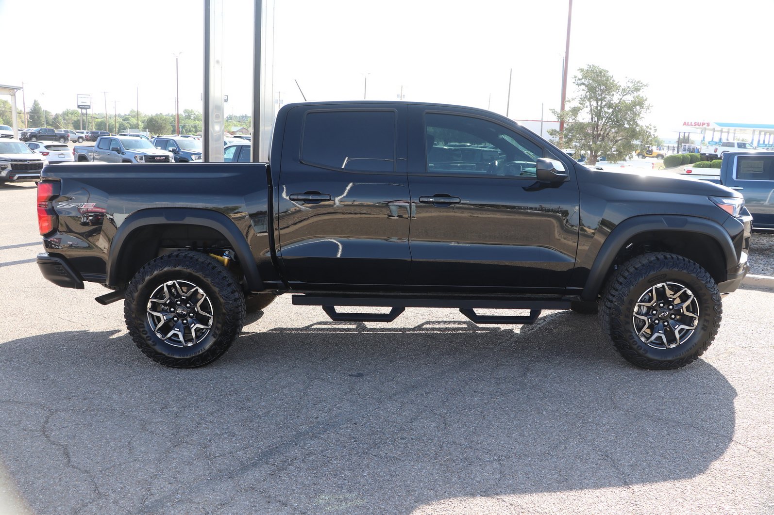 Used 2026 Chevrolet Colorado ZR2 AWD/4WD image 8