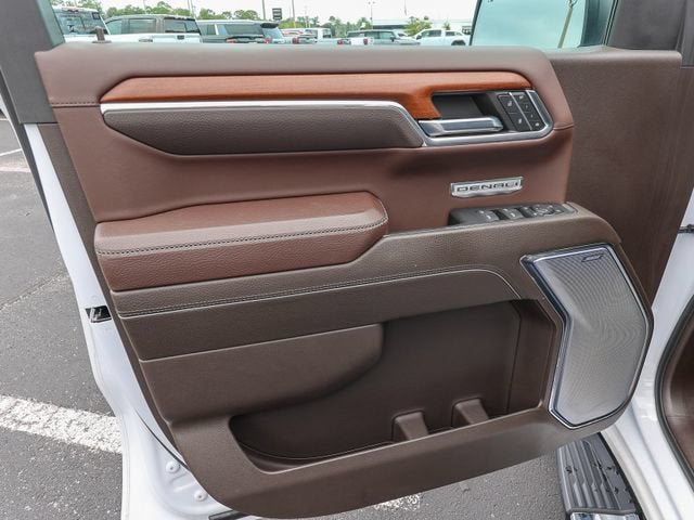 Used 2023 GMC Sierra 1500 Denali w/ Technology Package AWD/4WD image 13