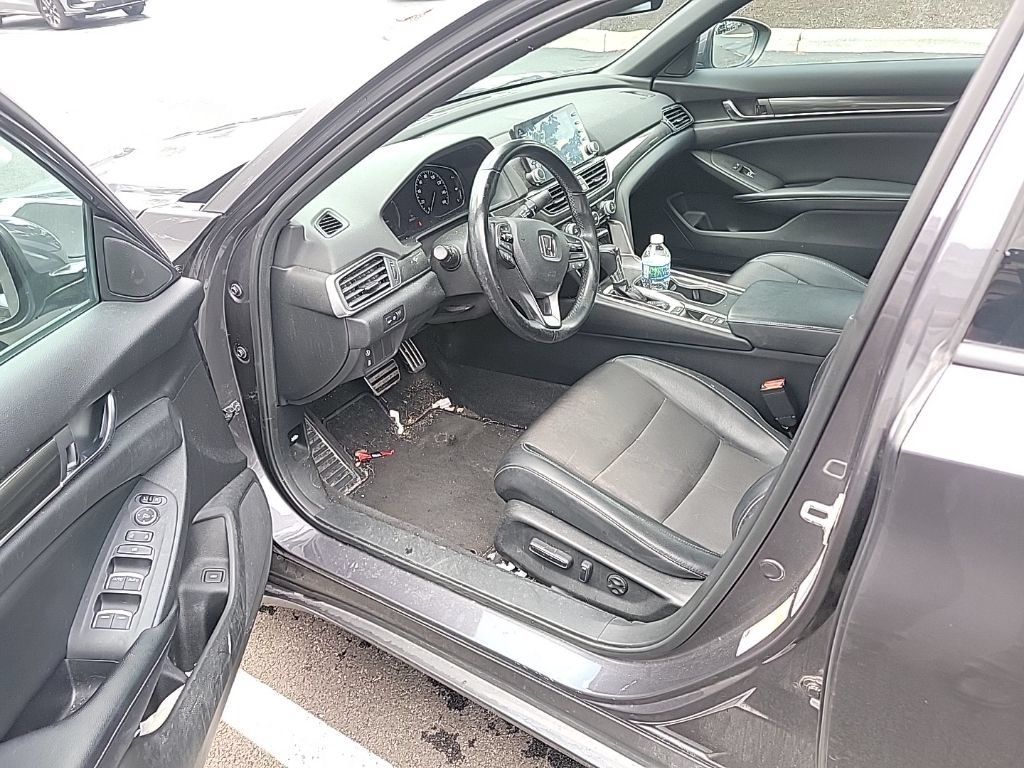 Used 2018 Honda Accord Sport image 14