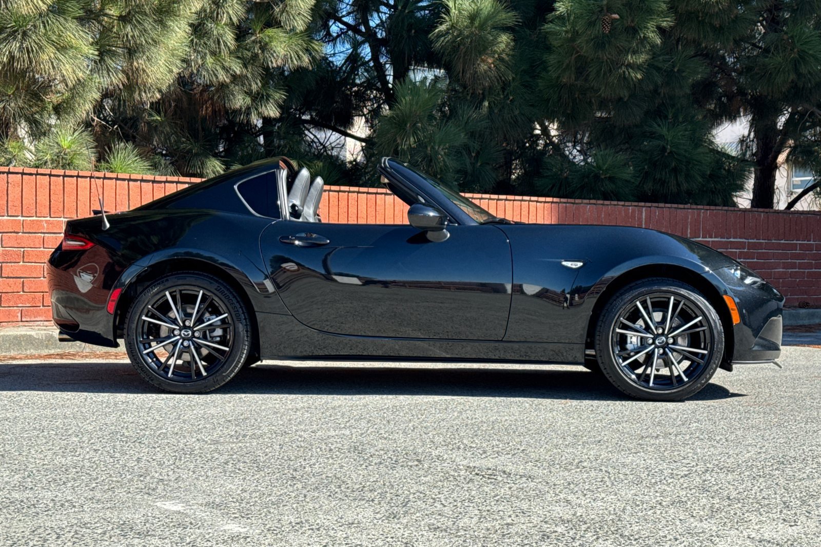 Used 2025 MAZDA MX-5 Miata RF Grand Touring RWD image 3