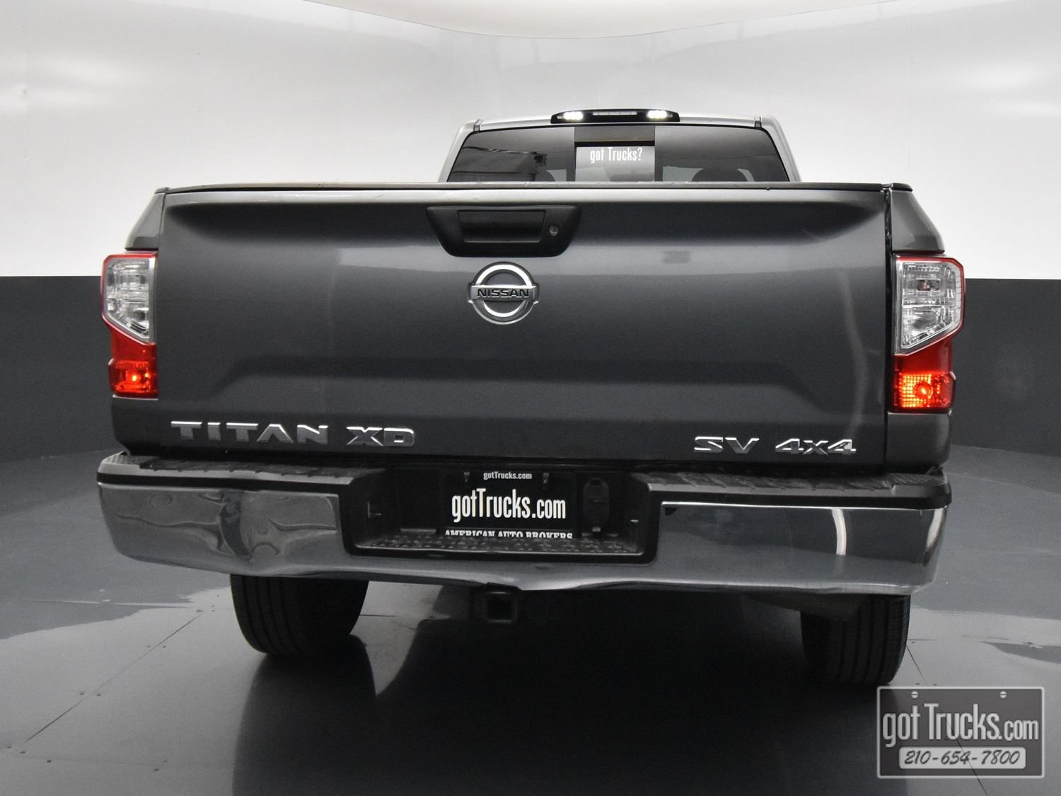 Used 2017 Nissan Titan SV AWD/4WD image 6