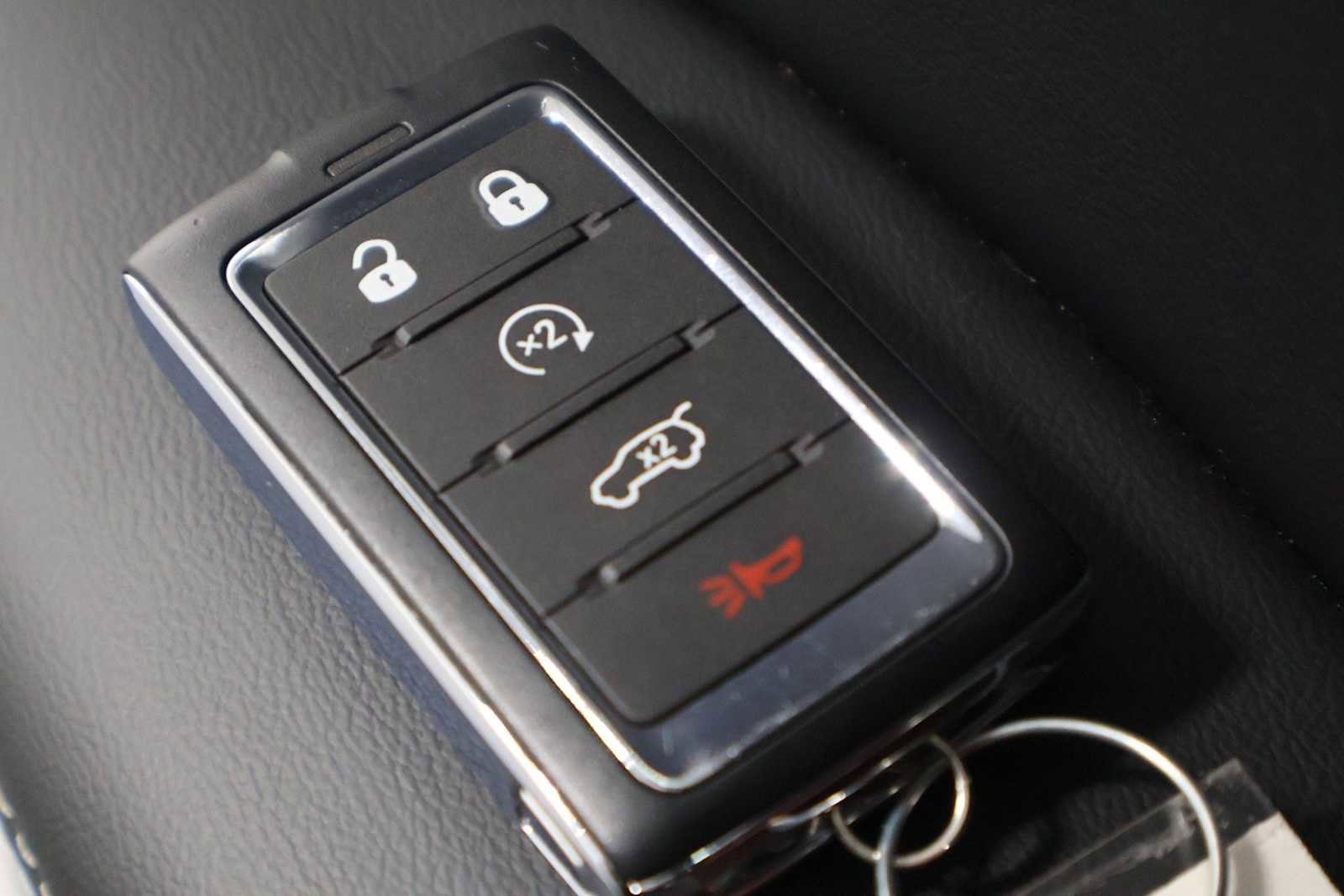 Used 2025 Jeep Grand Cherokee Limited w/ Black Appearance Package AWD/4WD image 40
