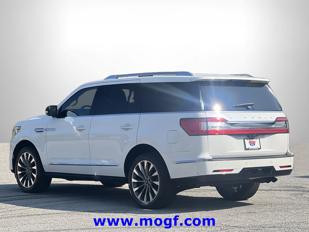 Used 2020 Lincoln Navigator Reserve w/ Luxury Package RWD image 2