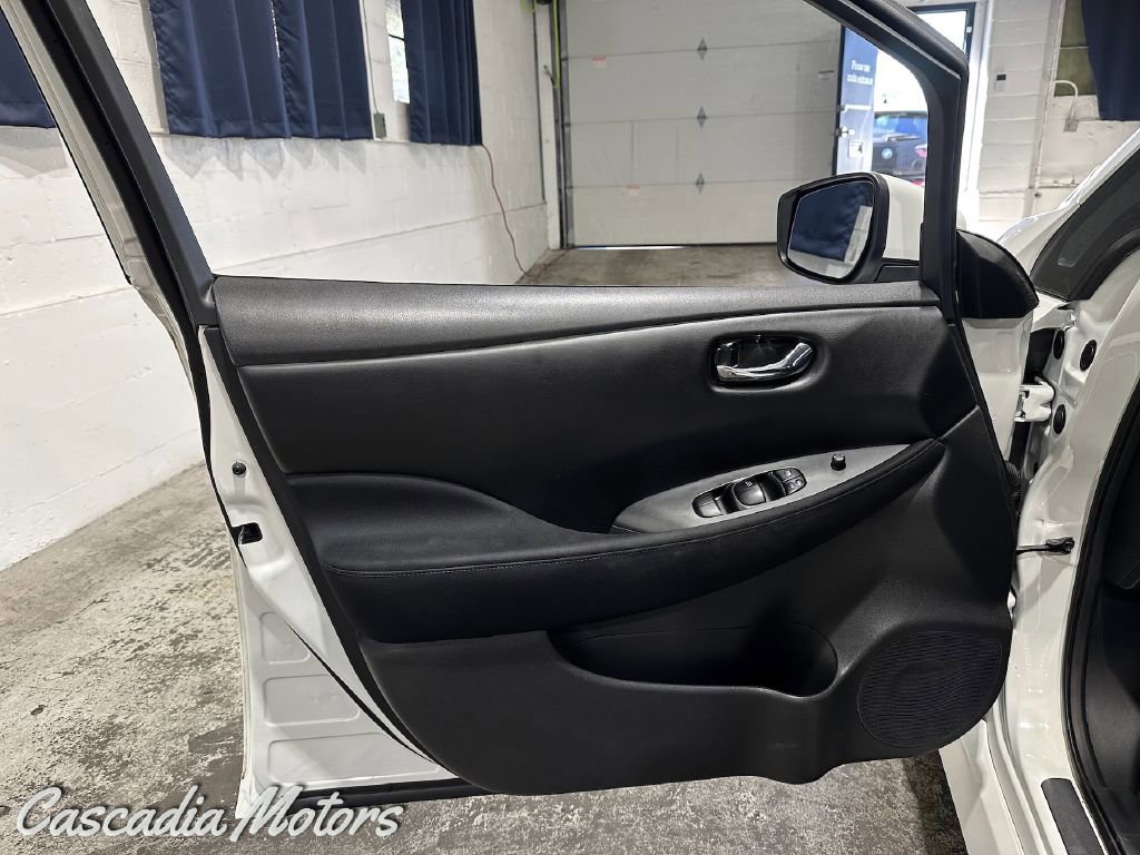 Used 2019 Nissan Leaf S w/ S Charge Package FWD image 17