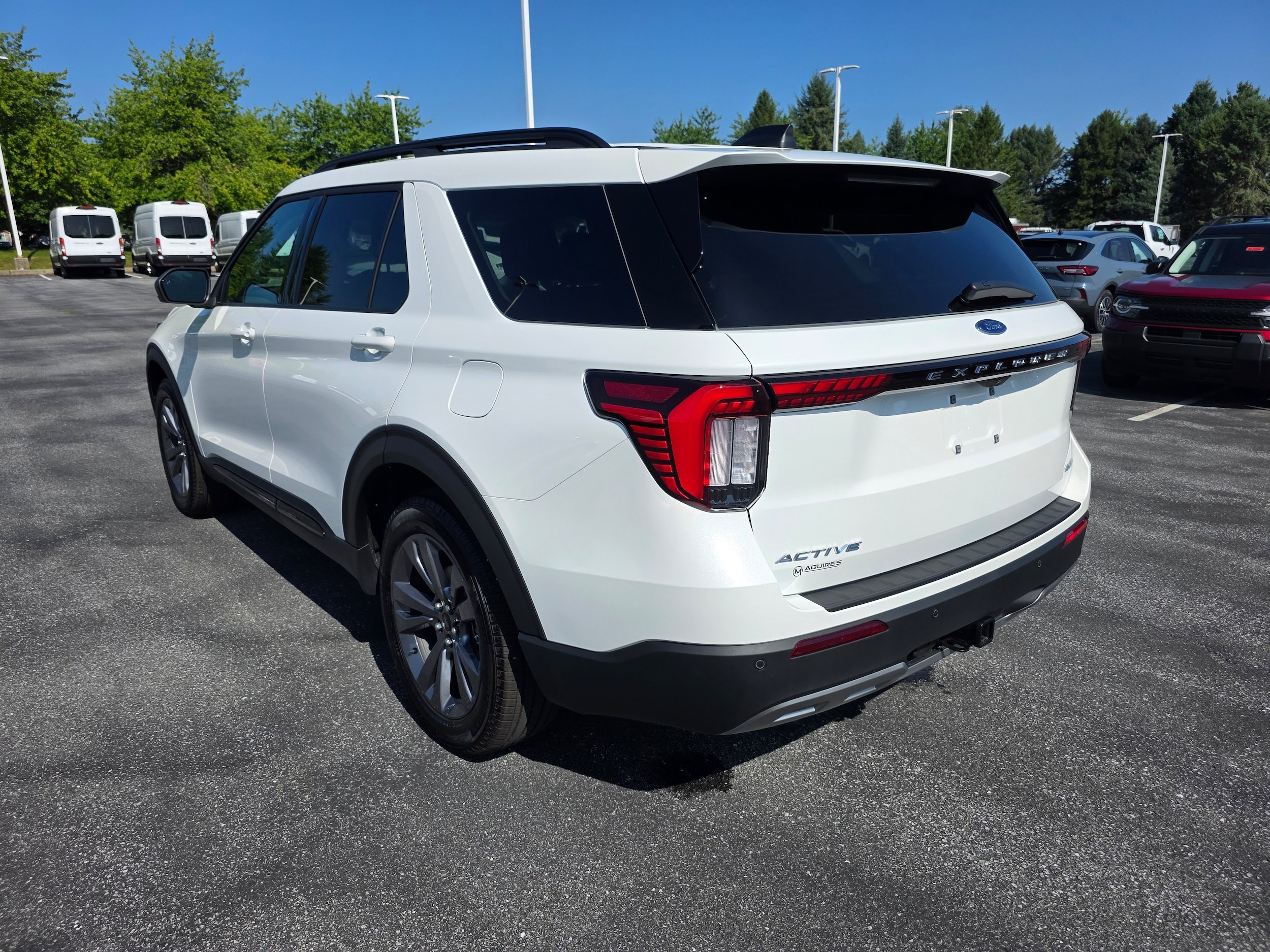 Used 2026 Ford Explorer Active w/ Active Comfort Package AWD/4WD image 3