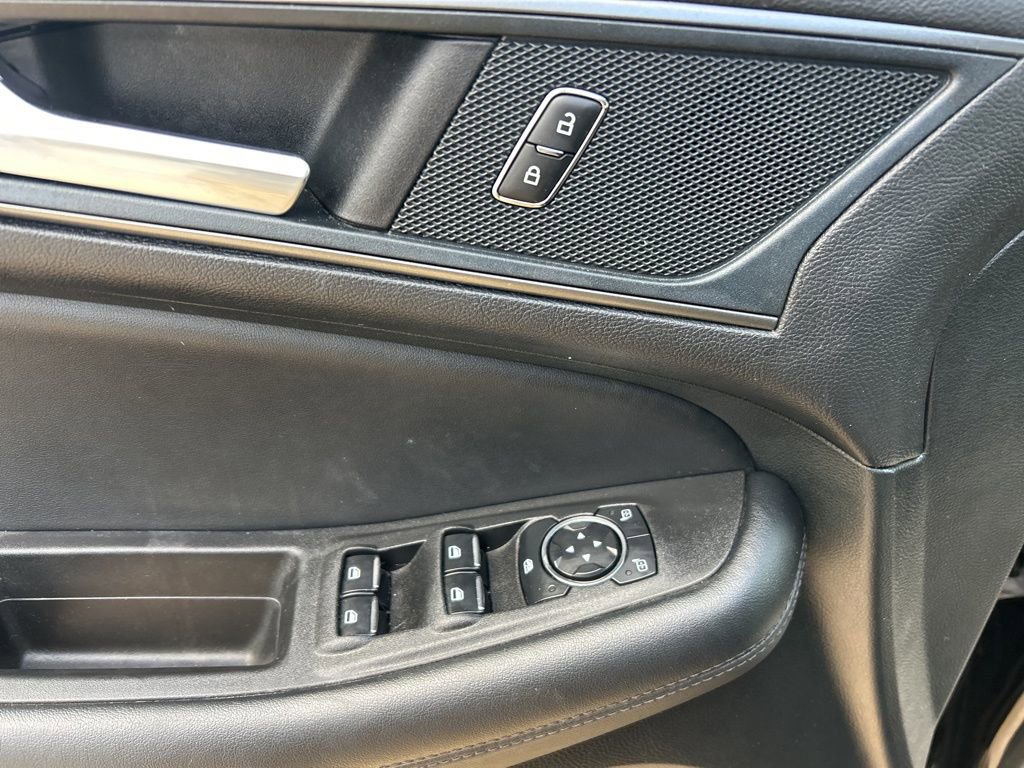 Used 2024 Ford Edge SE w/ Black Appearance Package AWD/4WD image 19