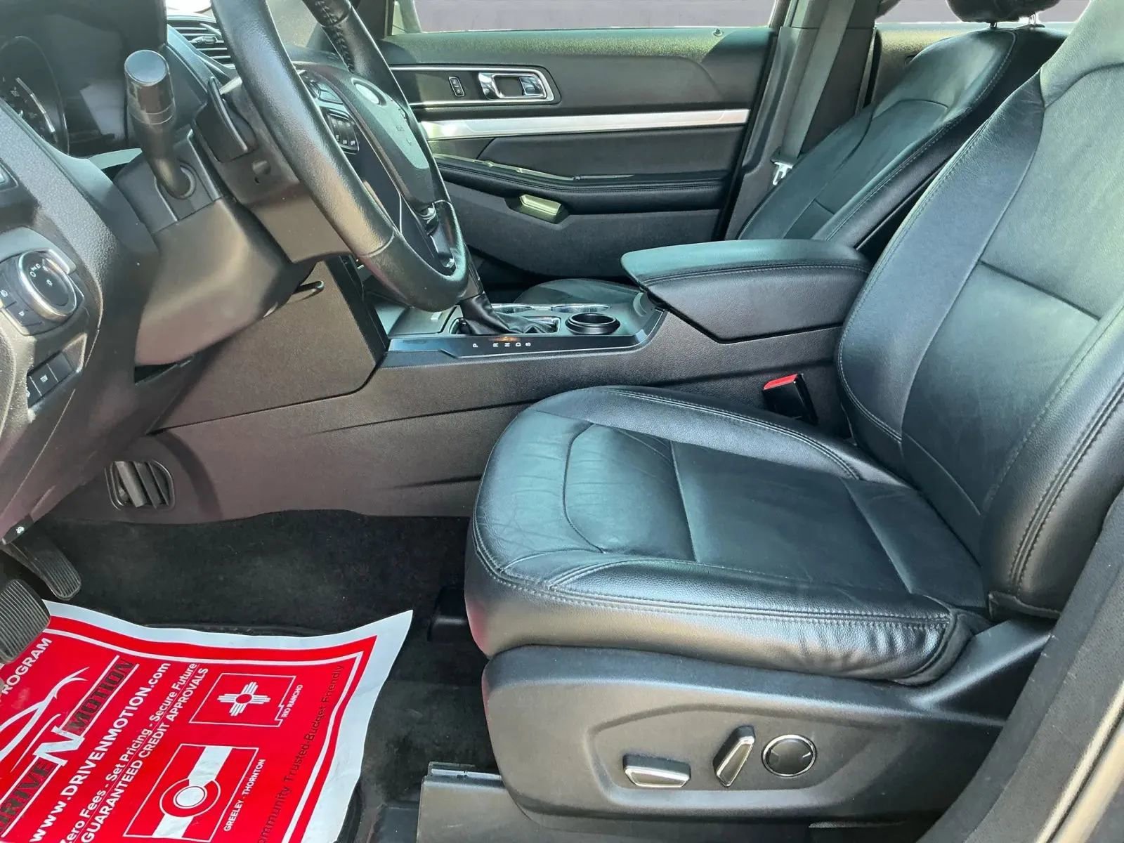 Used 2017 Ford Explorer XLT w/ Equipment Group 202A image 10
