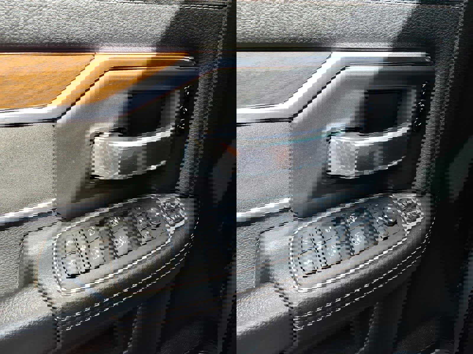 Used 2024 RAM 2500 Laramie image 15