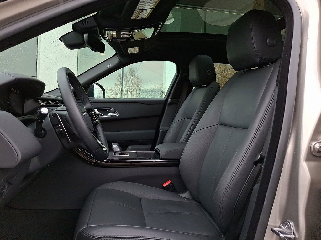 Certified 2026 Land Rover Range Rover Velar Dynamic SE AWD/4WD image 13