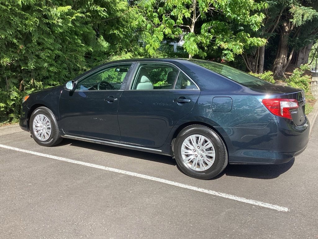 Used 2013 Toyota Camry LE FWD image 7