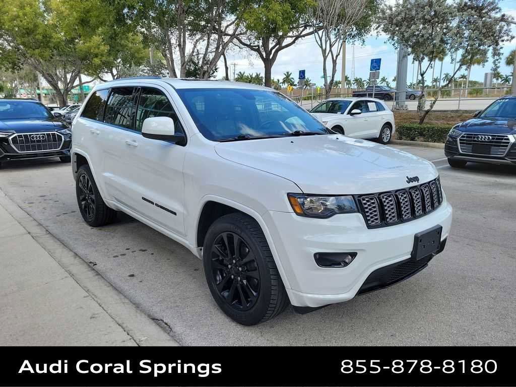 Used 2019 Jeep Grand Cherokee Altitude AWD/4WD image 2