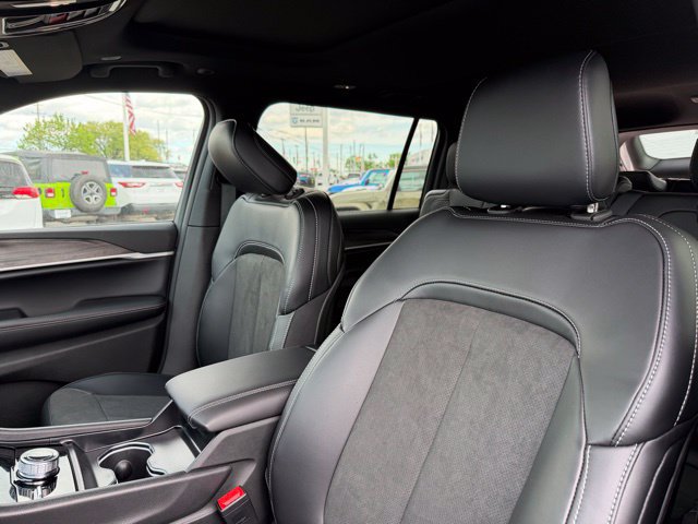 New 2026 Jeep Grand Cherokee L 4WD image 6