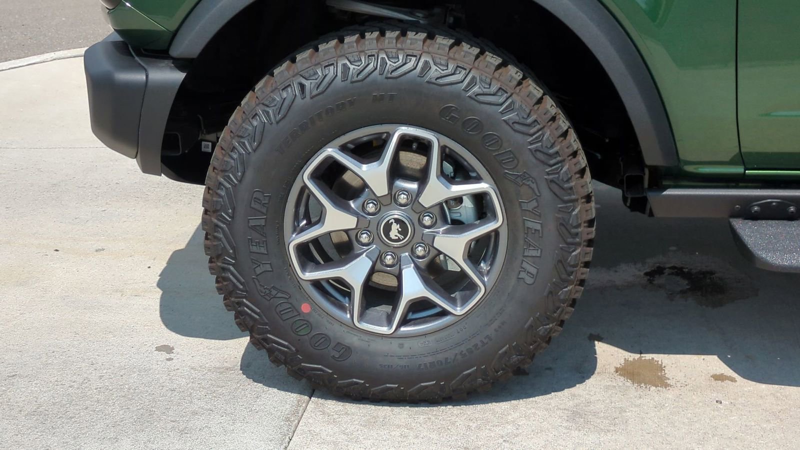 New 2025 Ford Bronco Badlands image 12