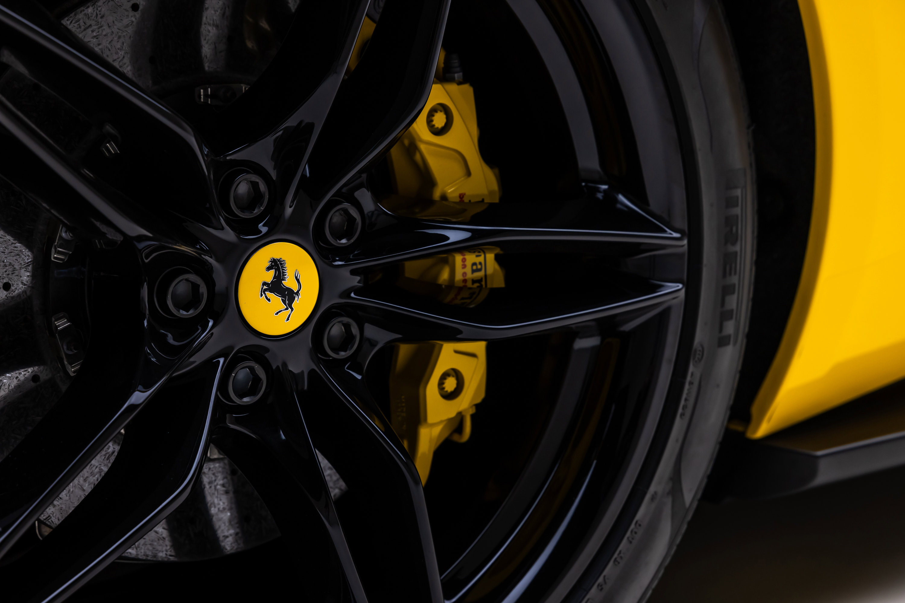 Used 2019 Ferrari 812 Superfast image 35