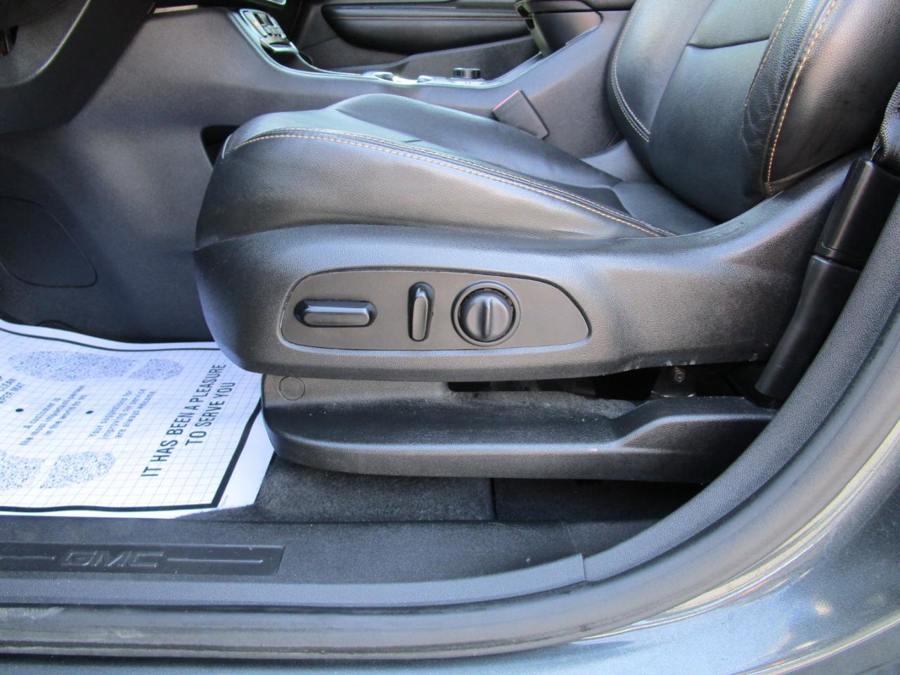 Used 2020 GMC Terrain SLT AWD/4WD image 19