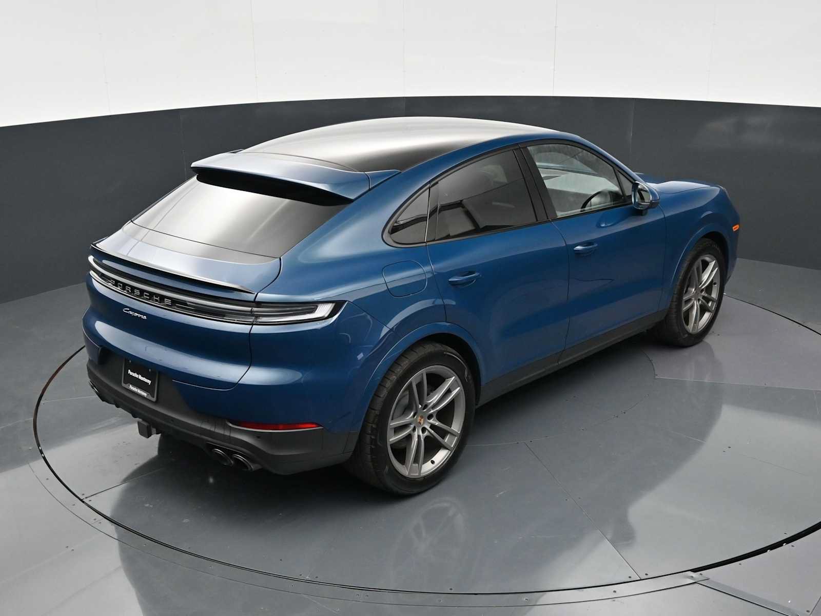 Certified 2025 Porsche Cayenne Coupe AWD/4WD image 34