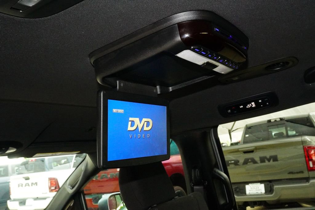 Used 2018 Chrysler Pacifica Touring Plus w/ S Appearance Package FWD image 29