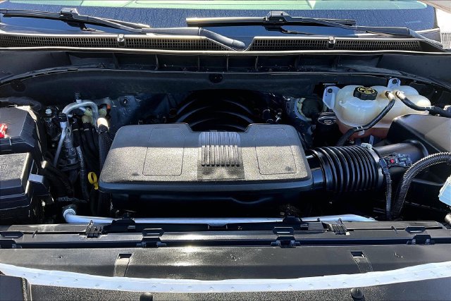 Used 2023 GMC Yukon Denali w/ LPO, Floor Liner Package AWD/4WD image 9