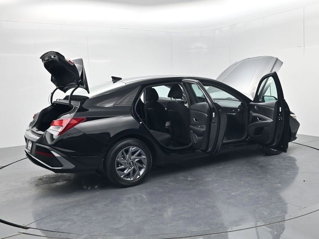 Used 2024 Hyundai Elantra SEL image 55