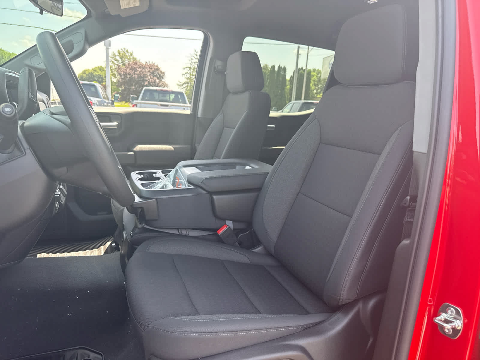 New 2026 Chevrolet Silverado 1500 Custom Trail Boss w/ LPO, Dark Essentials Package AWD/4WD image 12