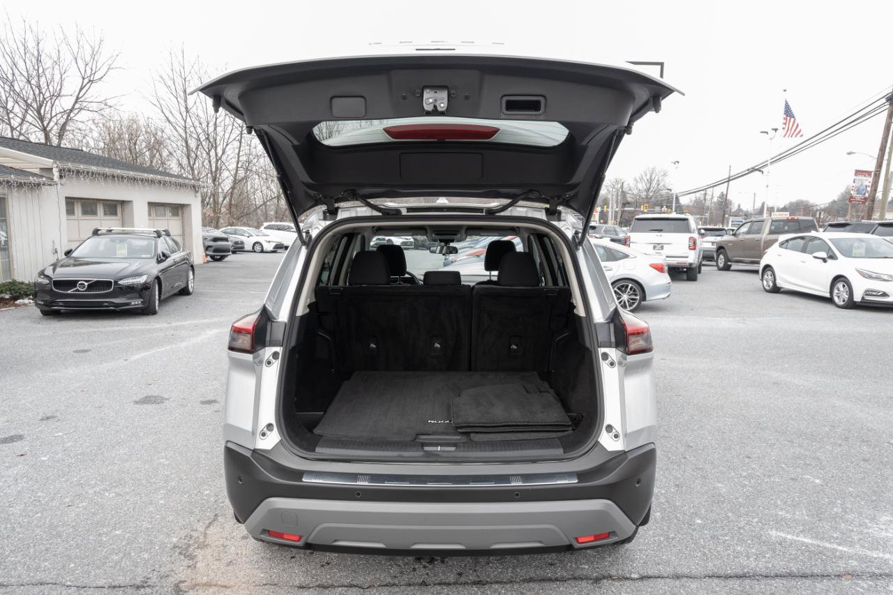 Used 2023 Nissan Rogue SV image 21