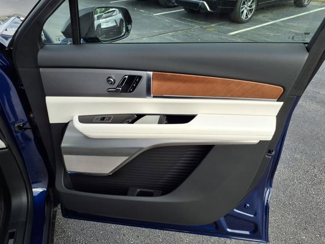 New 2026 Cadillac Vistiq Sport image 26