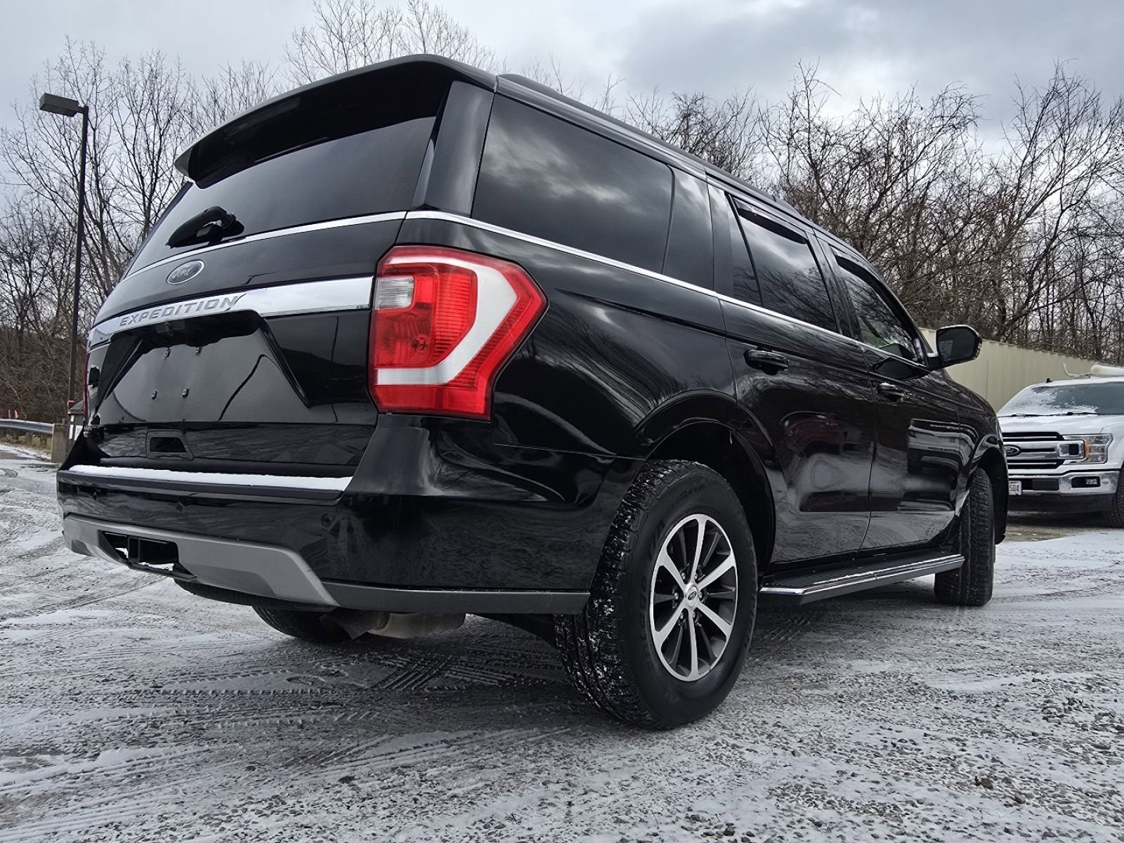 Used 2021 Ford Expedition XLT w/ Equipment Group 202A image 14