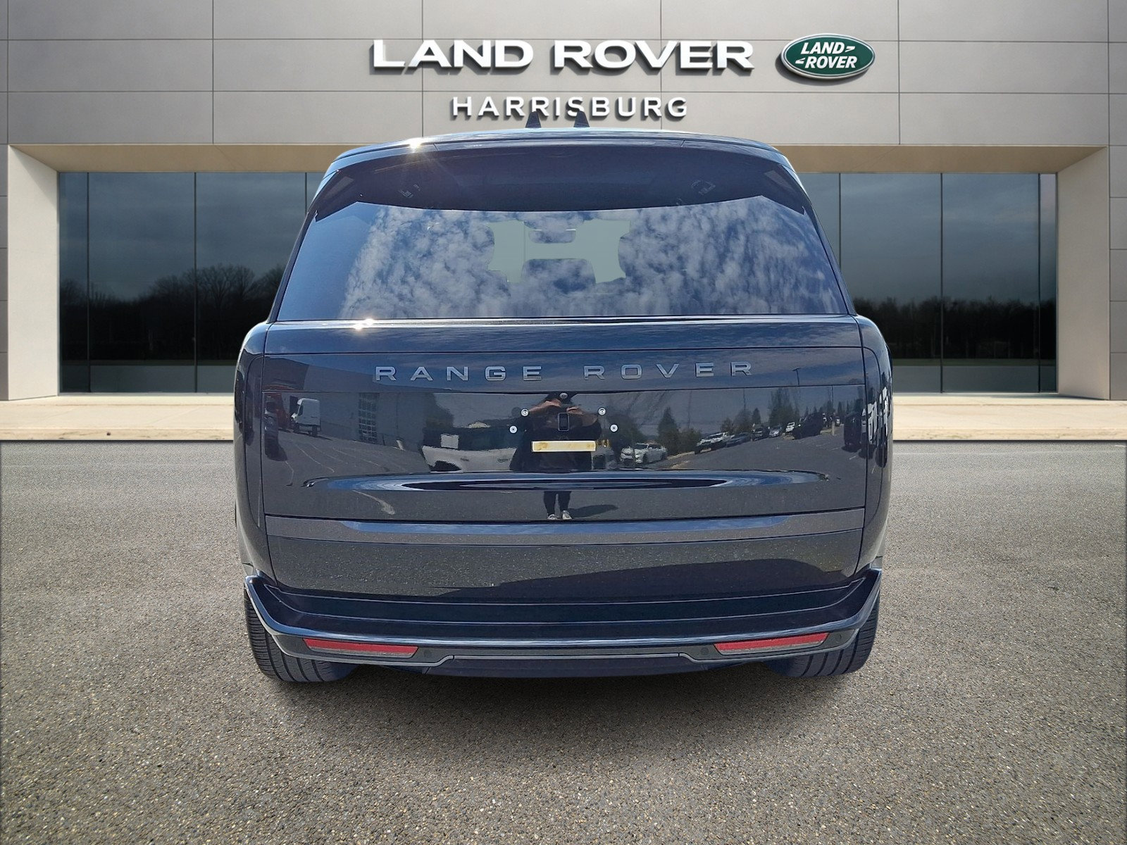 Used 2024 Land Rover Range Rover Autobiography image 3