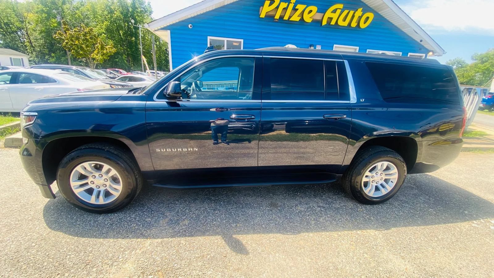 Used 2018 Chevrolet Suburban LT AWD/4WD image 3