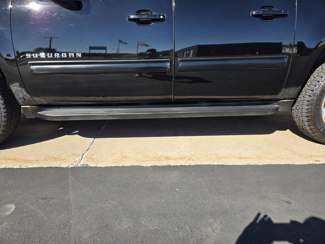 Used 2010 Chevrolet Suburban LT AWD/4WD image 9