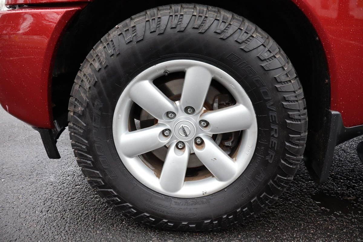 Used 2013 Nissan Titan SV w/ SV Value Truck Pkg image 41