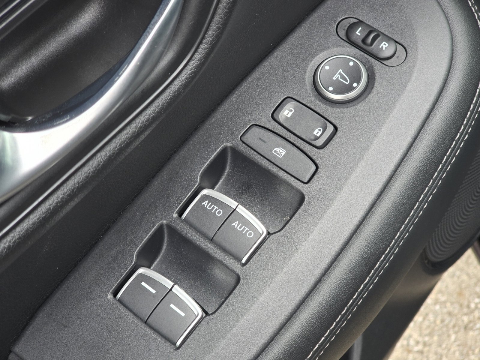 Certified 2024 Honda HR-V EX-L image 26