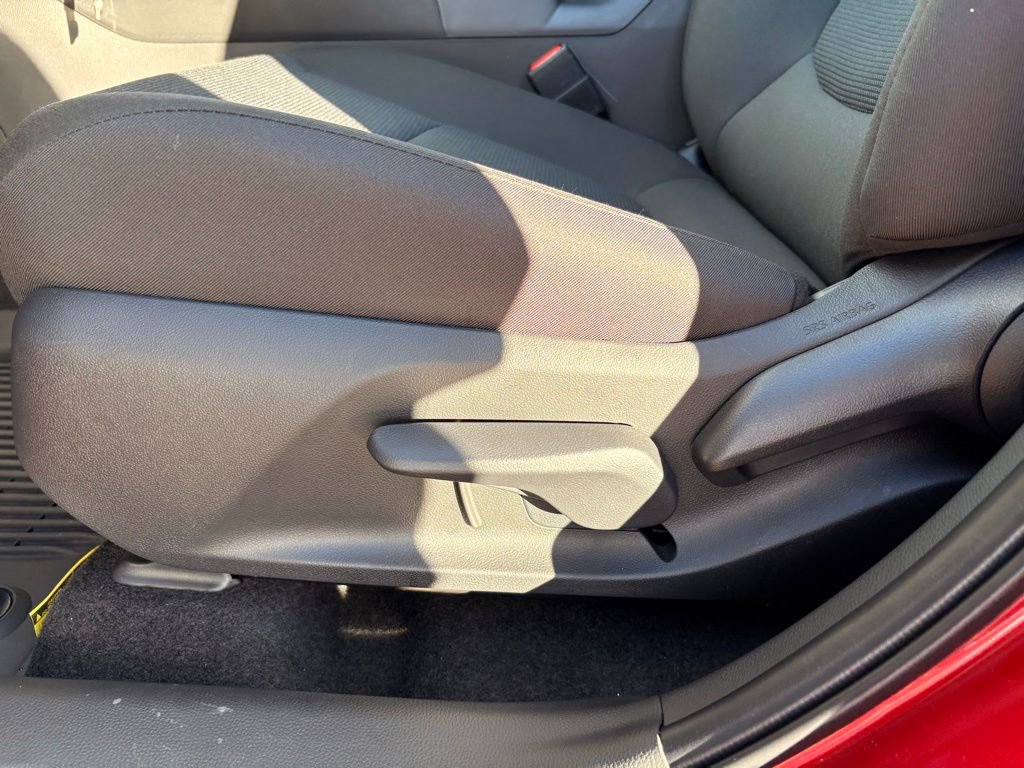 Used 2025 Toyota RAV4 LE image 23