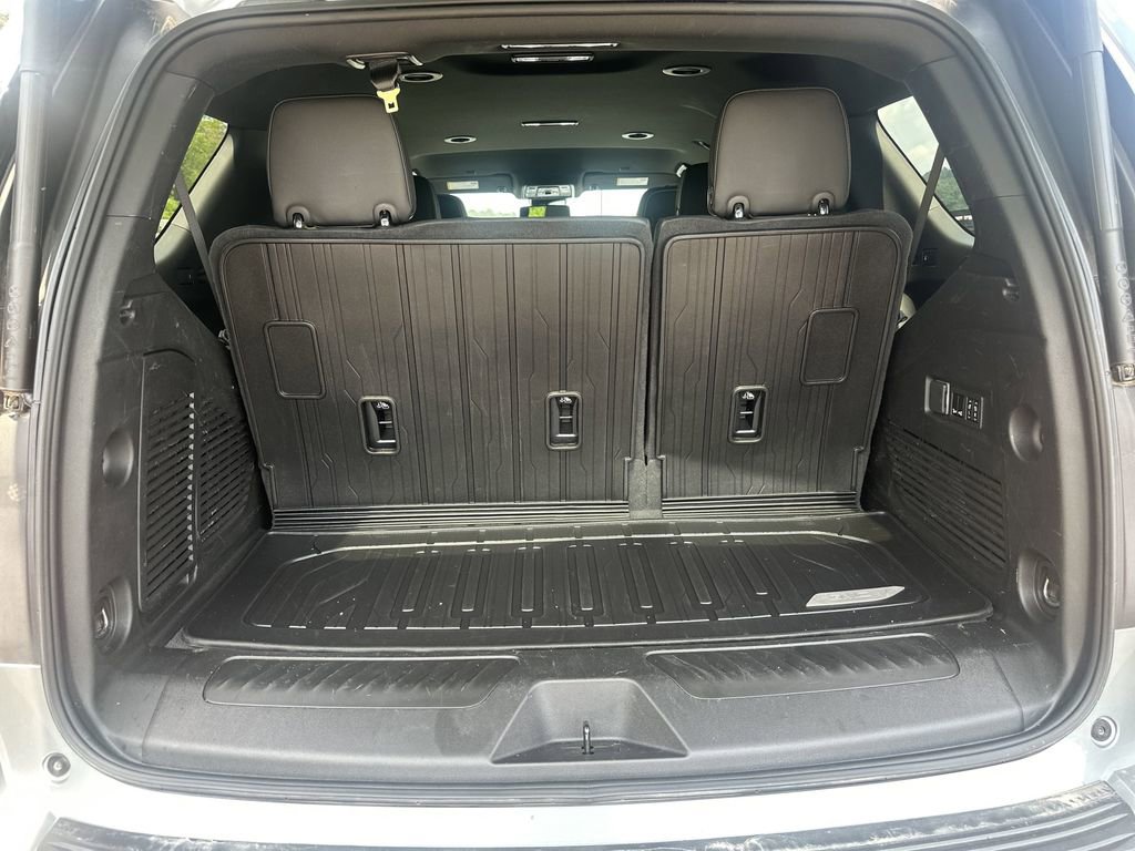 Used 2024 GMC Yukon SLT w/ SLT Luxury Package image 31