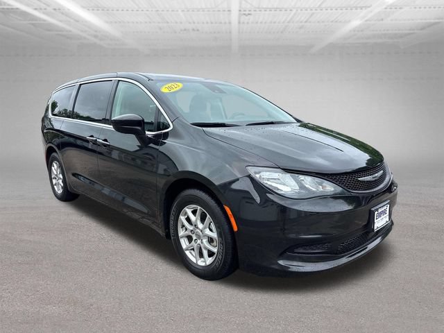 Used 2023 Chrysler Voyager LX FWD image 9