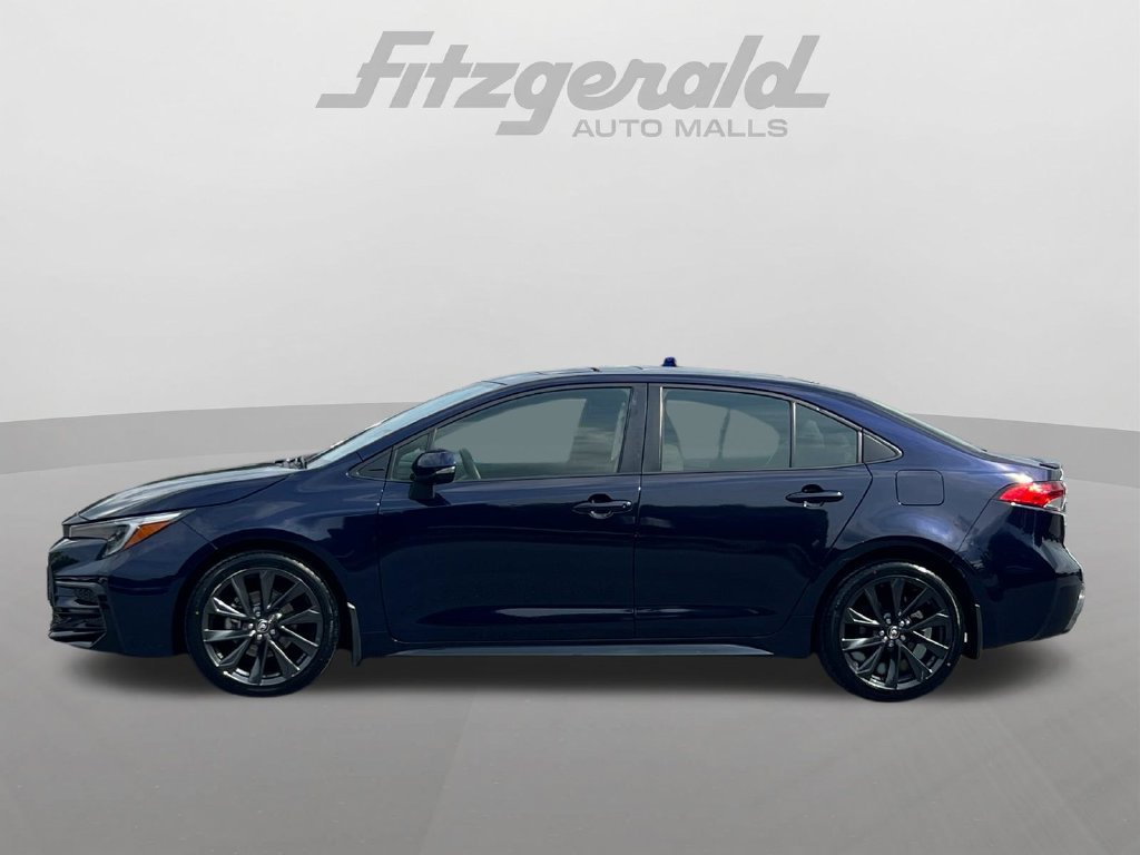 Used 2023 Toyota Corolla SE w/ SE Package FWD image 5