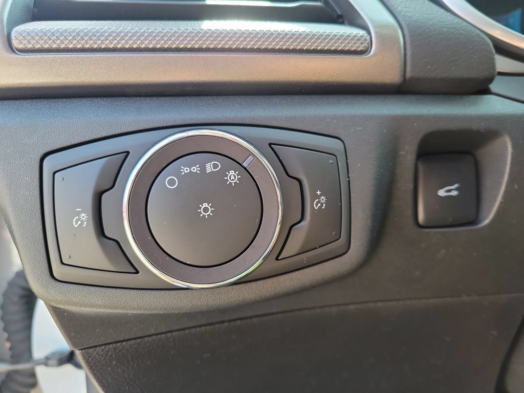 Used 2020 Ford Fusion SE FWD image 11