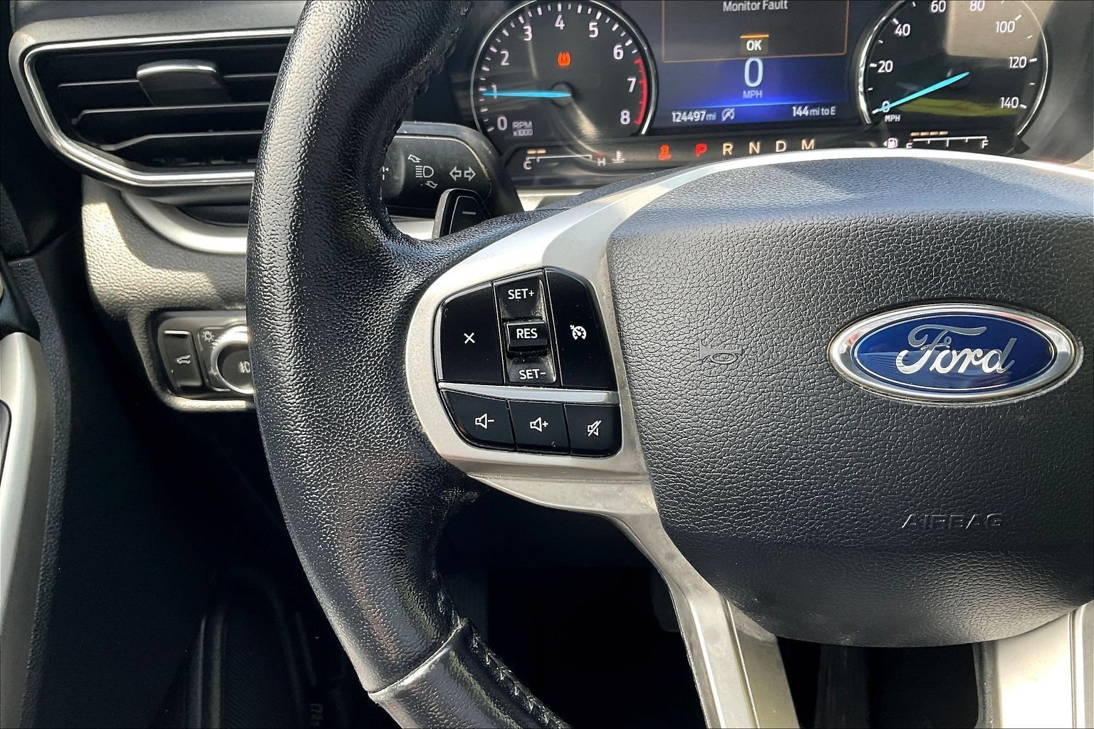Used 2020 Ford Explorer XLT w/ Equipment Group 202A AWD/4WD image 11