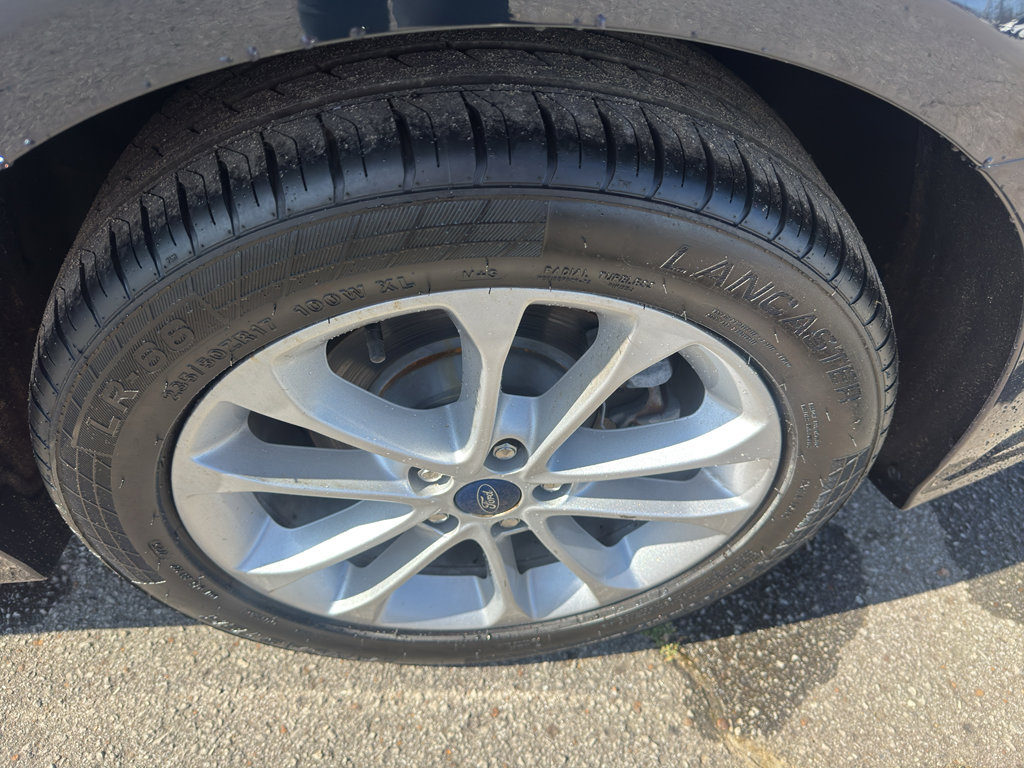 Used 2020 Ford Fusion SE image 23