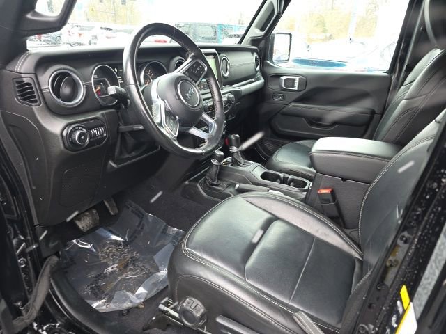 Used 2020 Jeep Wrangler Unlimited Sahara image 2