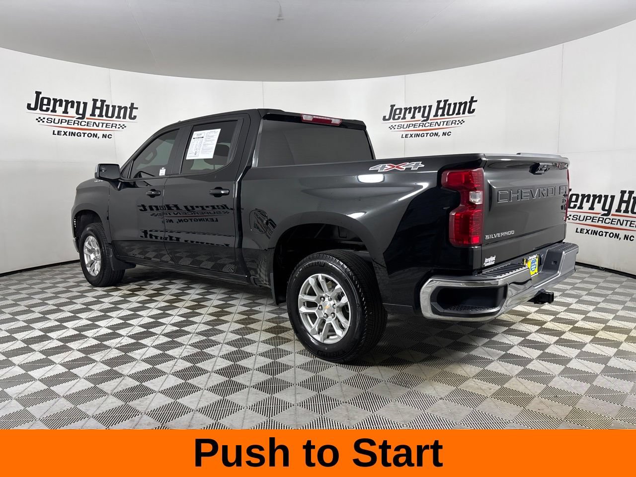Used 2025 Chevrolet Silverado 1500 LT AWD/4WD image 9