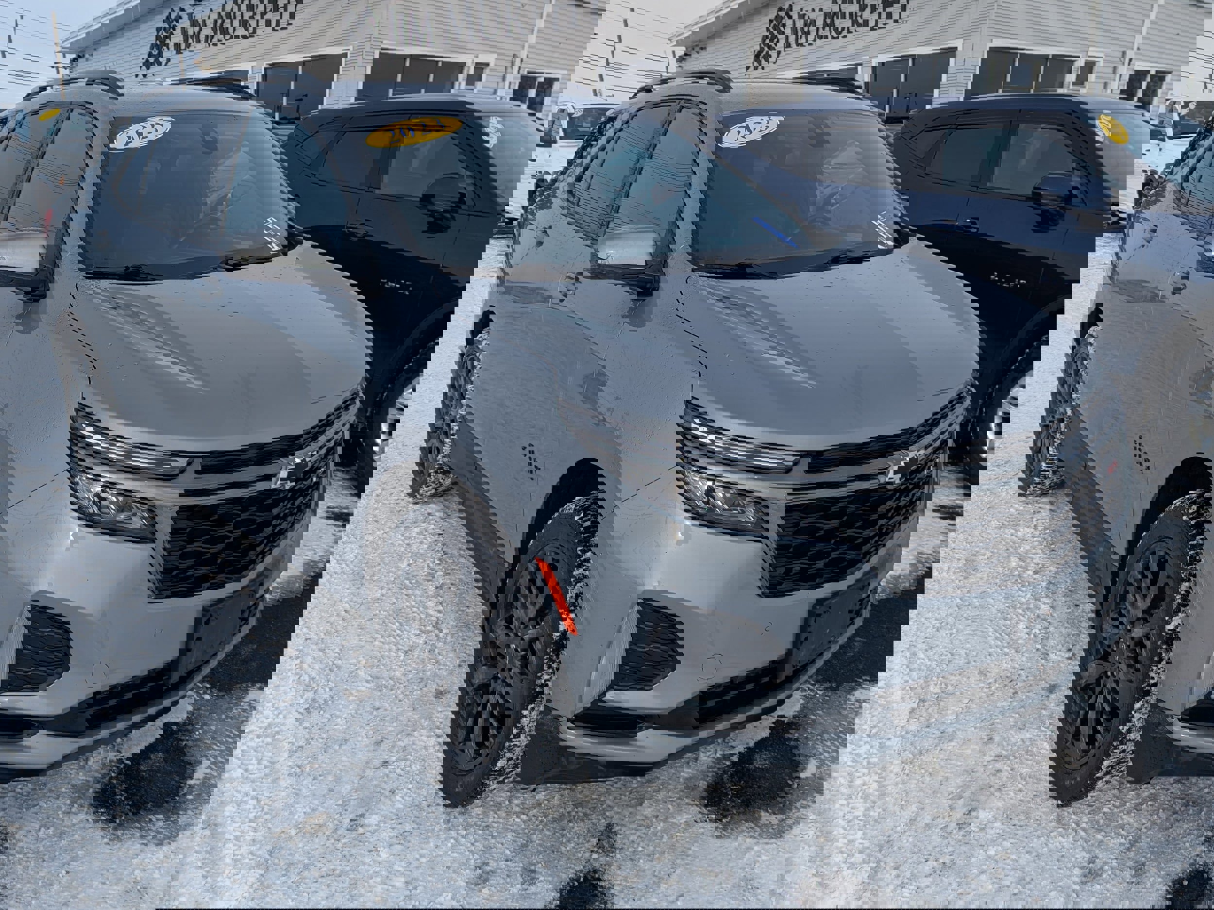 Used 2023 Chevrolet Equinox RS image 4