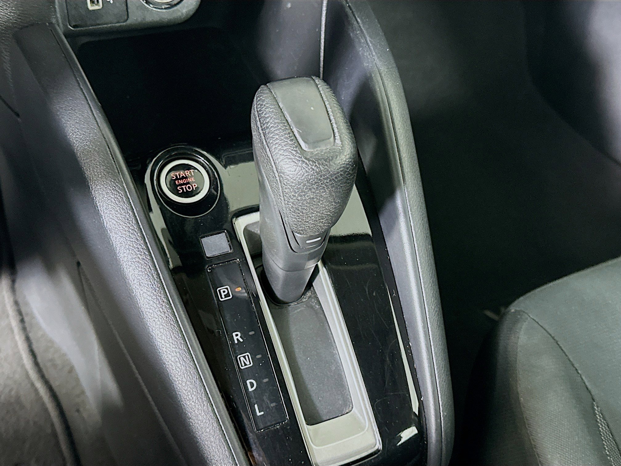 Used 2020 Nissan Versa S image 24