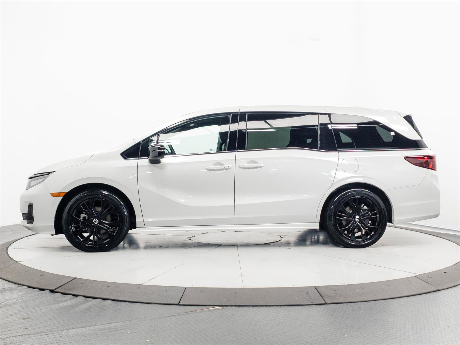 Used 2025 Honda Odyssey Sport-L image 9