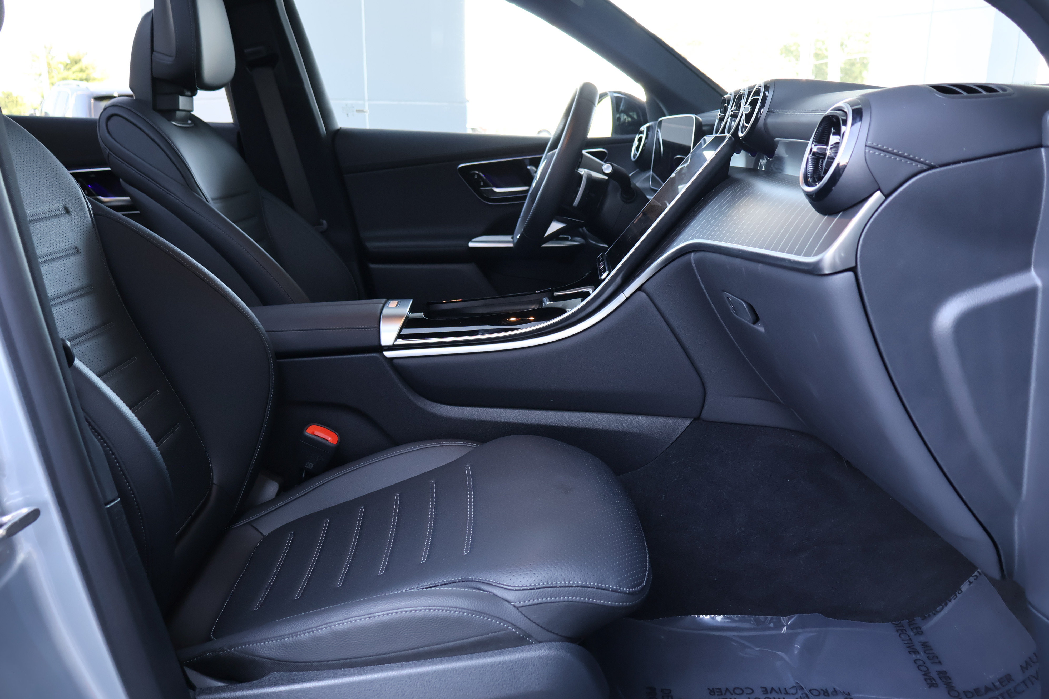 Certified 2024 Mercedes-Benz GLC 300 4MATIC image 31