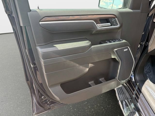 Used 2025 GMC Sierra 1500 SLT w/ SLT Premium Plus Package AWD/4WD image 17