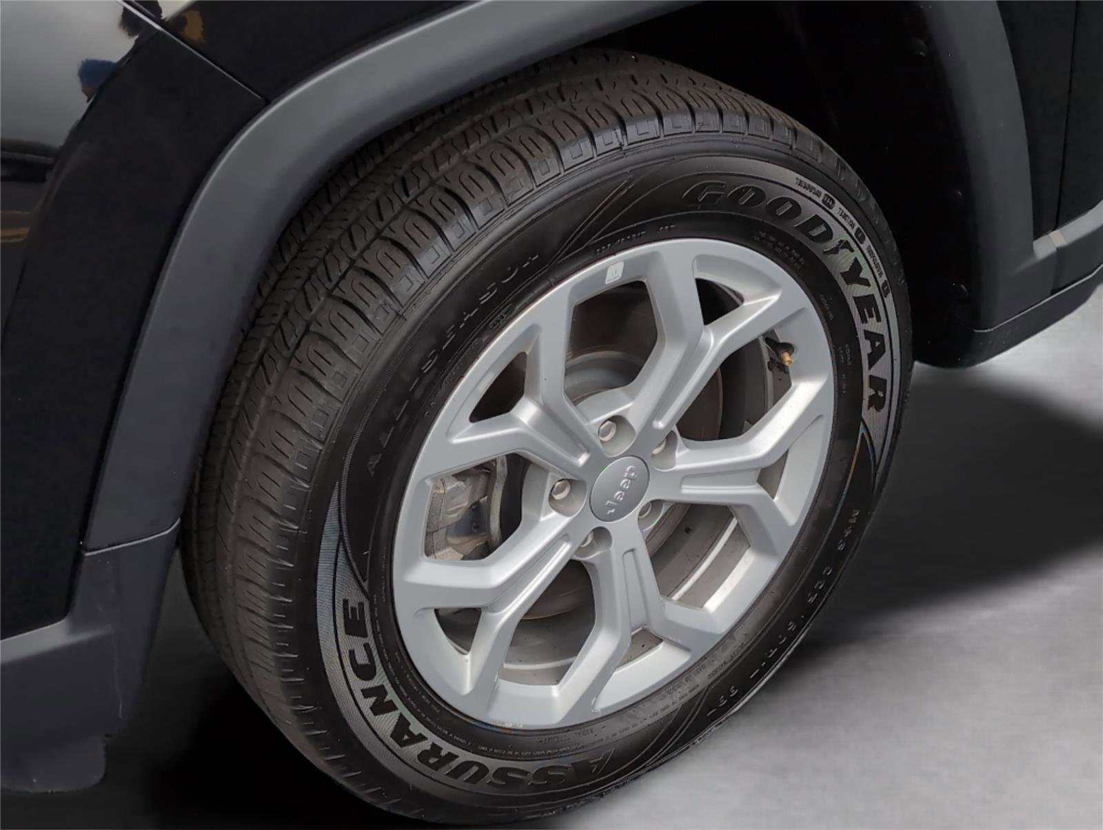 Used 2024 Jeep Compass Latitude AWD/4WD image 31