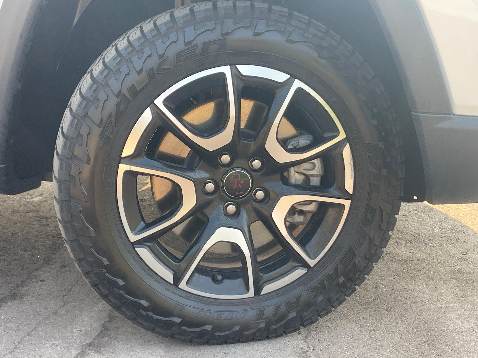 Used 2025 Jeep Compass Trailhawk AWD/4WD image 8
