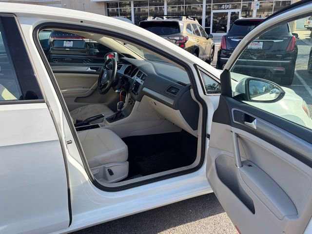 Used 2015 Volkswagen Golf TDI SE image 25