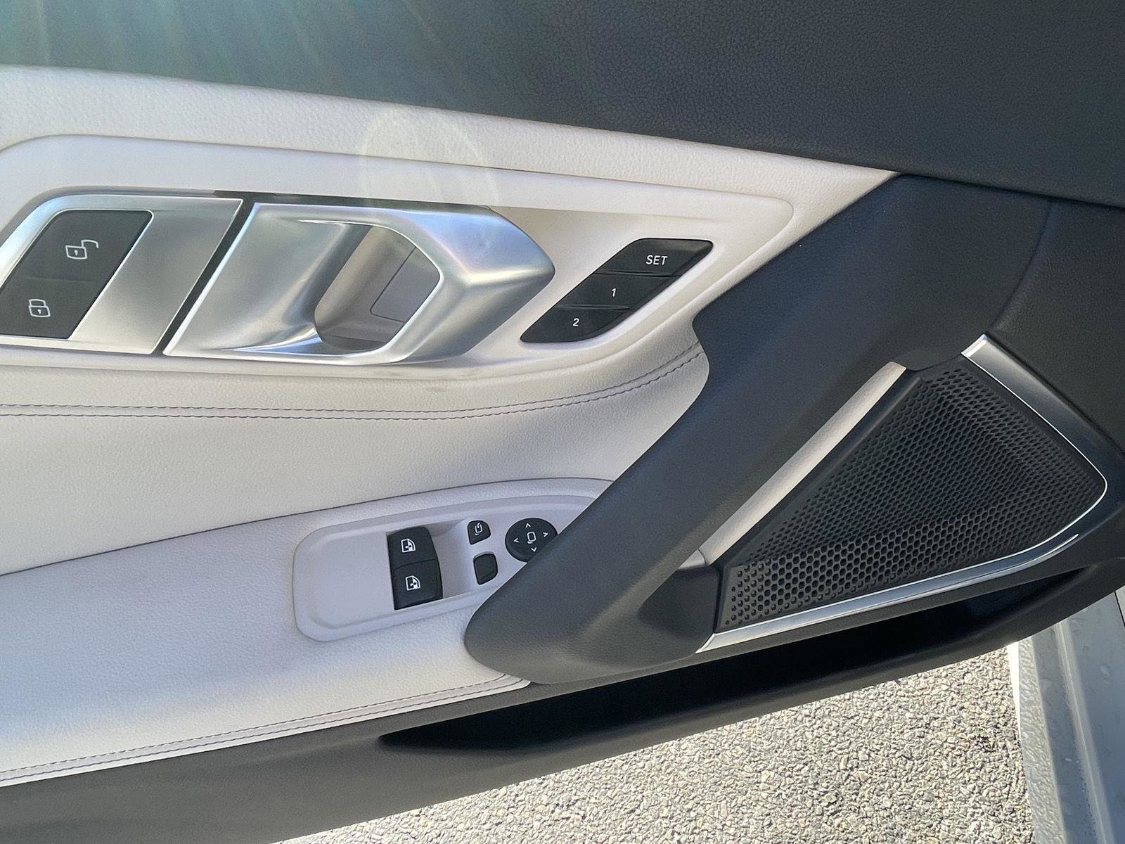 Used 2023 BMW Z4 sDrive30i w/ Convenience Package image 12